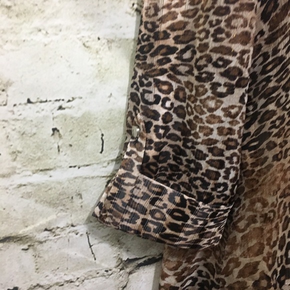 NWT New Directions Brown Cheetah Print Button Up - Picture 2 of 5
